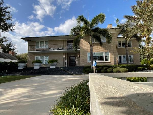 Cleaner Outlook Pressure Washing and Window Cleaning