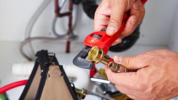 M & R Plumbing & Heating Inc