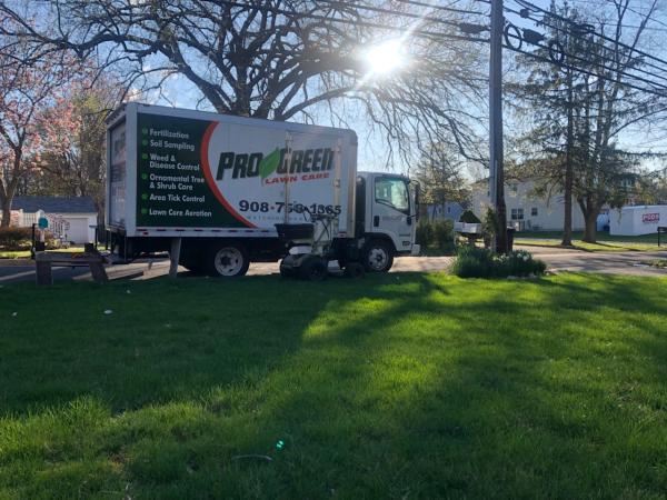 Pro Green Lawn Care