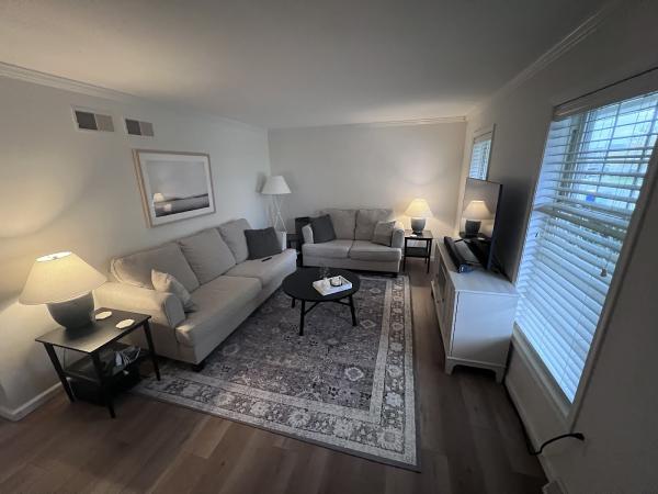 Knight's Flooring