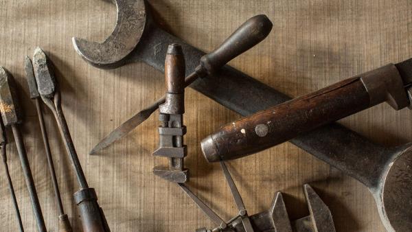 Amana Furniture & Clock Shop
