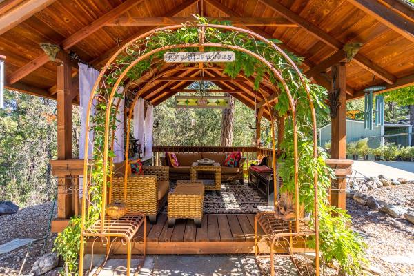 Chris & Maria Jeantet ~ Shasta Living Real Estate