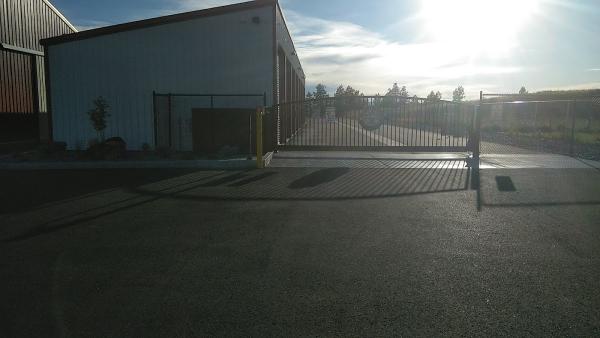 Giant Storage