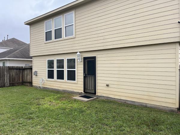 Apro Pressure Washing