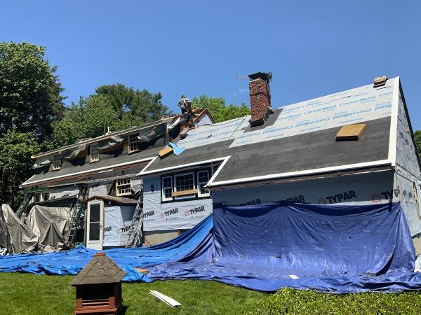 Universal Roofing Inc