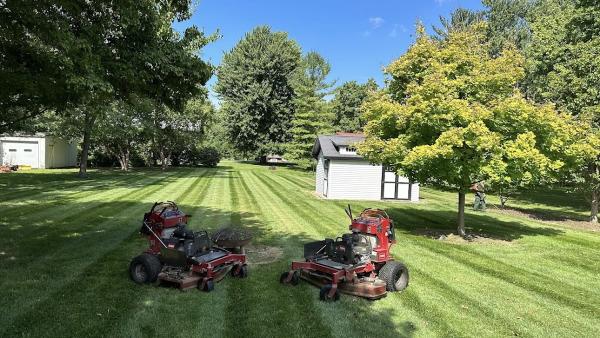 Right Cut Lawn Care & Landscaping LLC