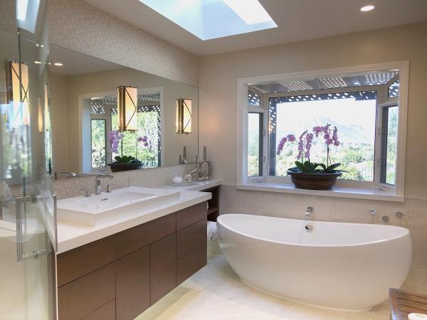 Distinctive Decor