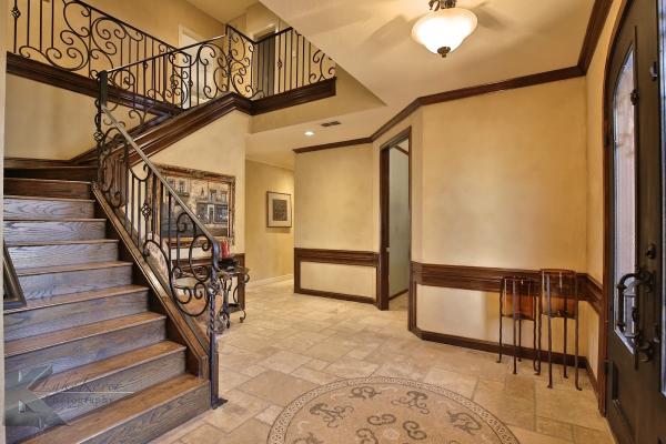 Traditions Real Estate Group: Eric Robirds