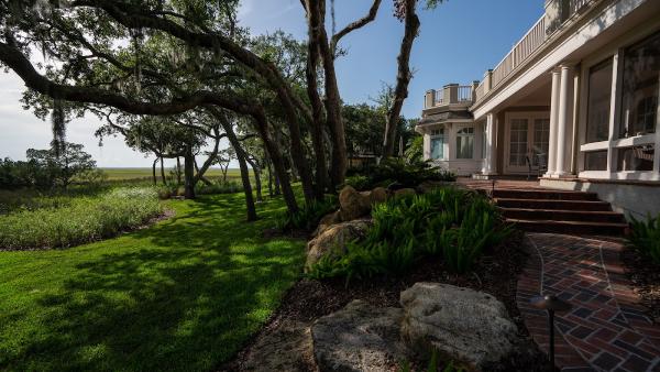Beautiful Blooms Landscaping