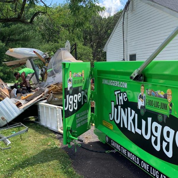 The Junkluggers