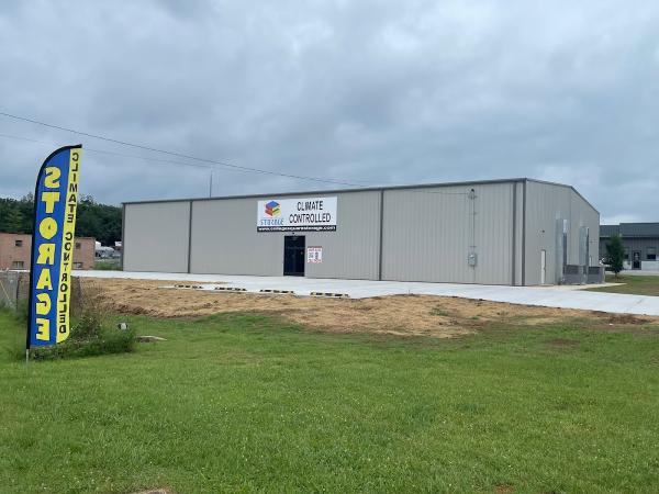 College Square Storage
