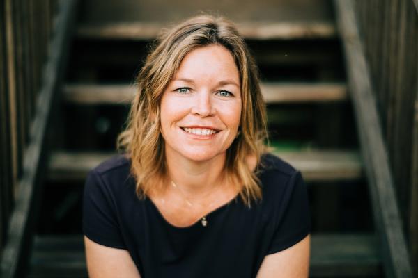 Emily Barr