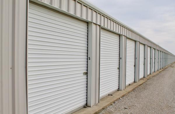 W B Storage