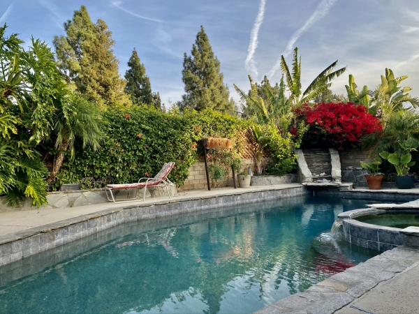 A2Z Pools and Hot Tubs