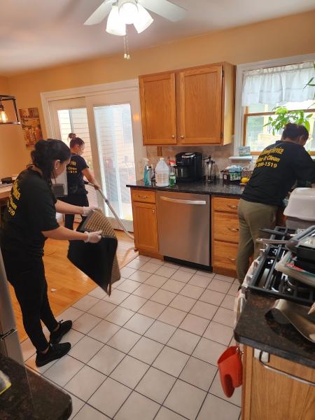 Divine Cleaning Service LLC