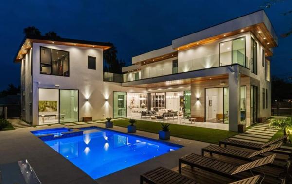 House R Us