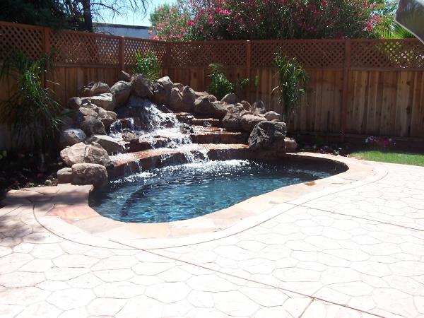 Loayza's Landscaping Pools and Spas