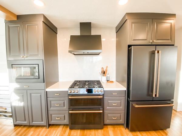 Apollo Granite and Countertops
