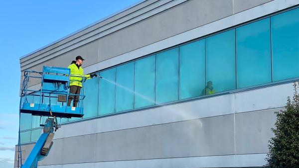 Peer Pressure Washing and Roof Cleaning