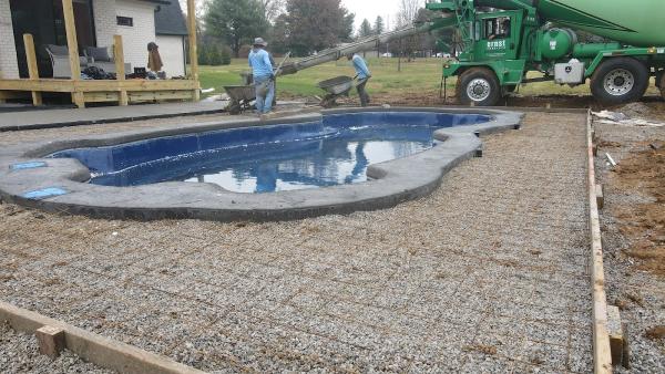 Hublar Pools & Outdoor Living