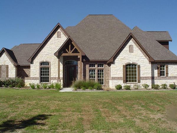 Lisa Clary- Real Estate Agent