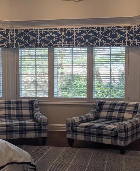 LNG Blinds the Drapery and Motorization Experts!