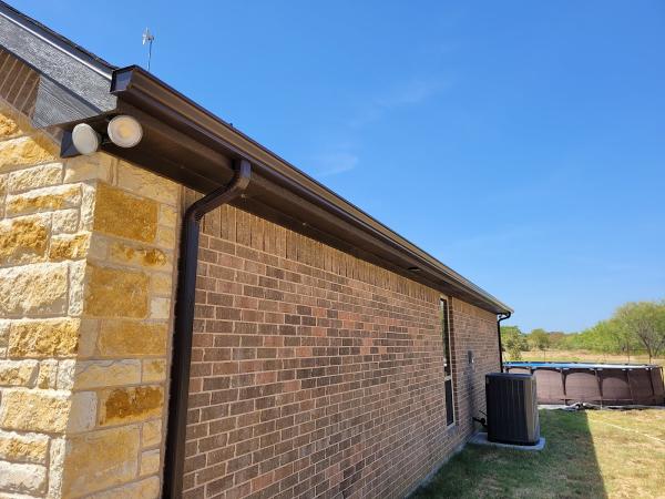 Erick's Seamless Gutters