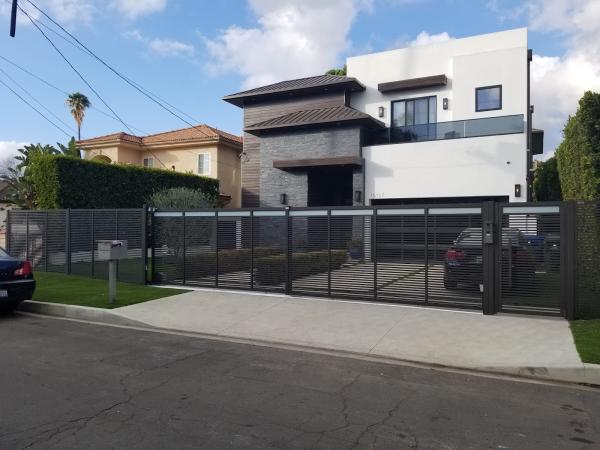 Mulholland Gates