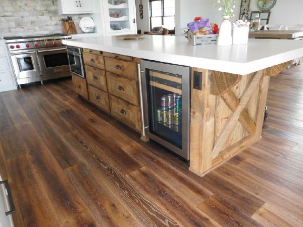 Dolphin Custom Cabinets