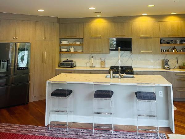 Deluxewood Cabinetry LLC