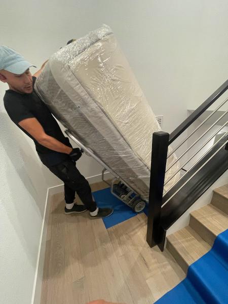 Run Run Moving Company 人人搬家