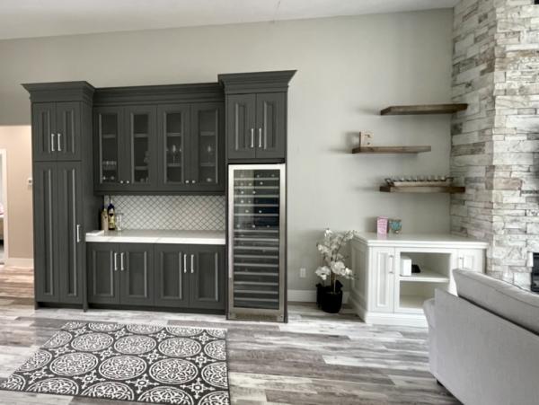 Ecky's Custom Cabinets
