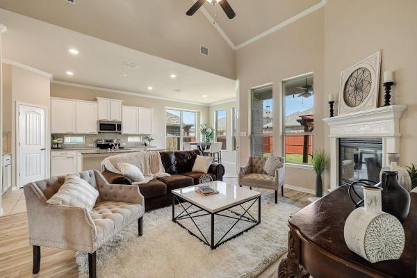 Sonya's Simply Elegant Home Staging