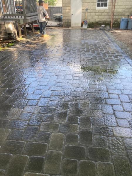 R L J Landscape & Construction