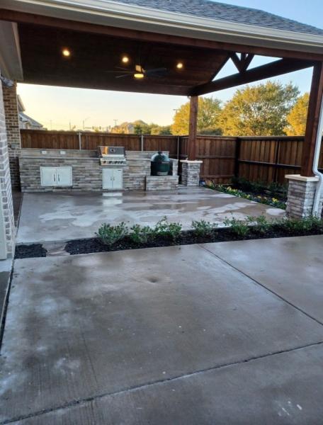 Estrada Fencing & Outdoor Living LLC