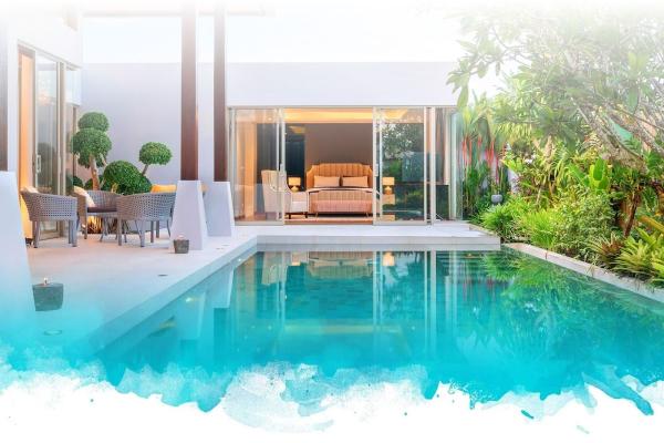 R & R Swimming Pools