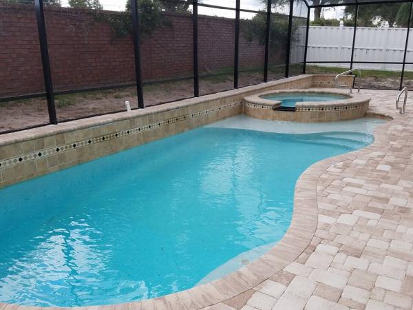 R & R Swimming Pools