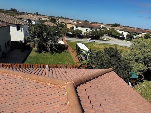 LZ Pressure Cleaning Llc