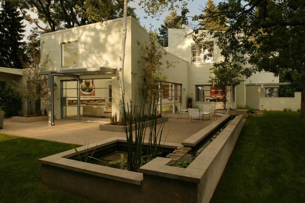 Robb Studio Inc.