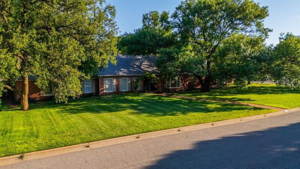 Roots Lawn and Landscape