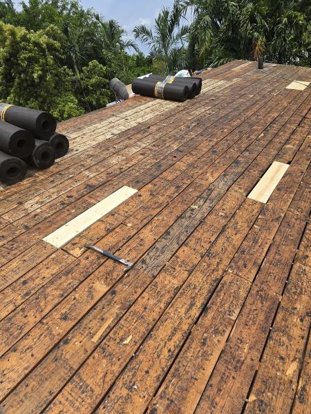 Advanced Roofing & Construction LLC