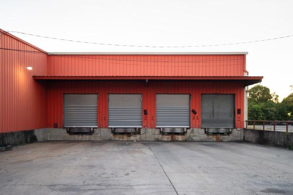 T T & H Warehouse