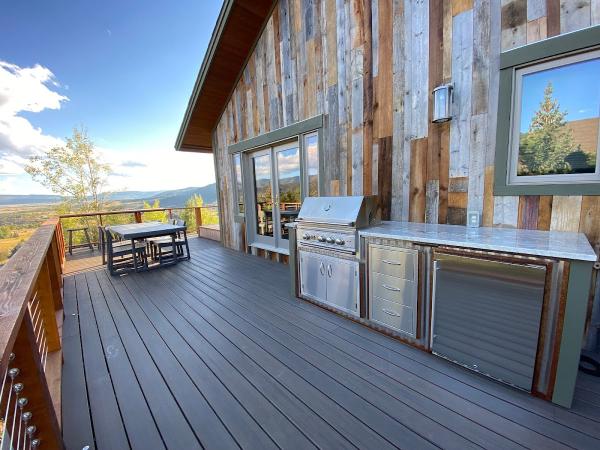 Roof Deck & Garden