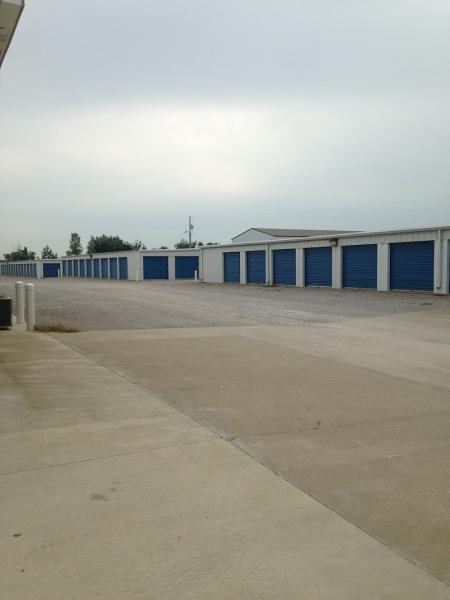 E & B Storage