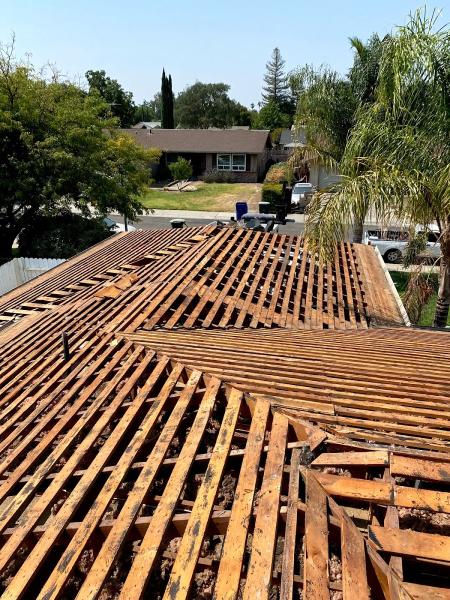 Los Reyes Roofing Inc