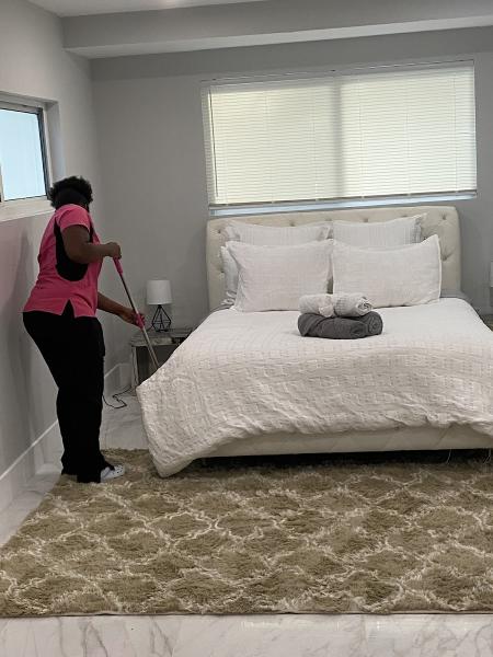 Pretty IN Pink Cleaning Services LLC
