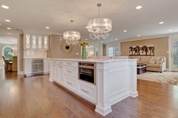 D & T Cabinets Inc