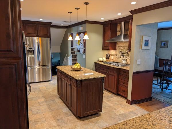 D & T Cabinets Inc