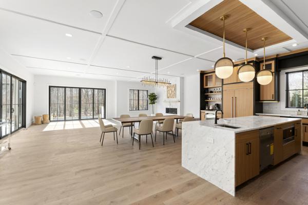 D & T Cabinets Inc