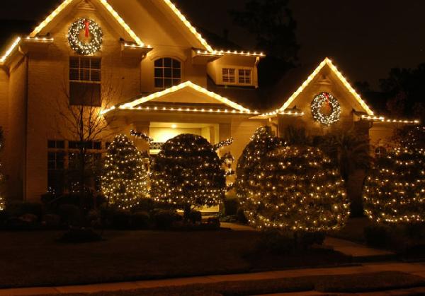 Dennington Decor Holiday Lighting